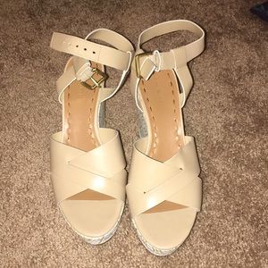 NEW Leather Tahari Nude Wedges size 8
